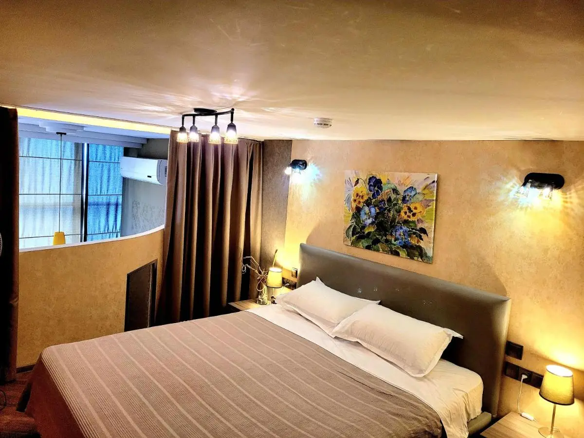 2 levels penthouse with a SUNSET SEA VIEW! Balcony and window 8x4m!