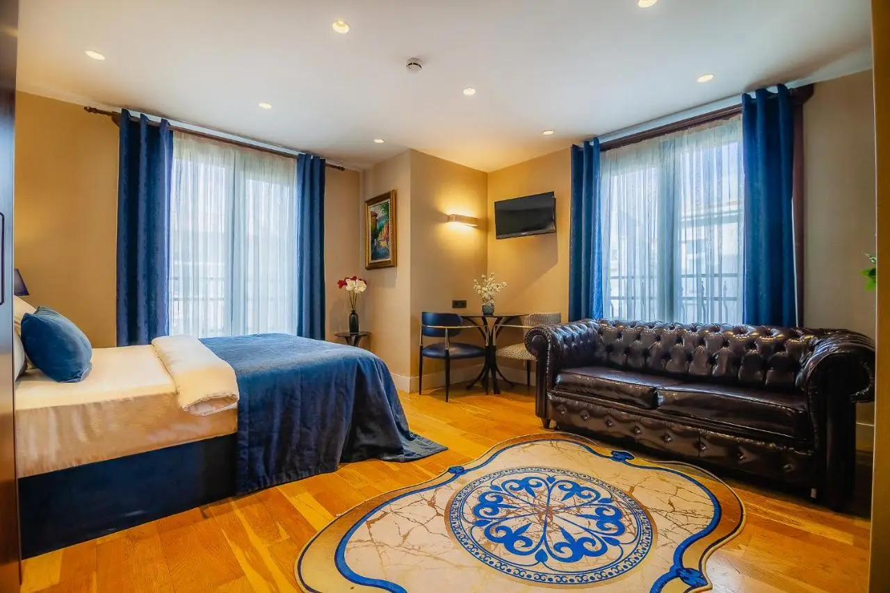 Lord Morgan & Exclusive Design Residence Cihangir