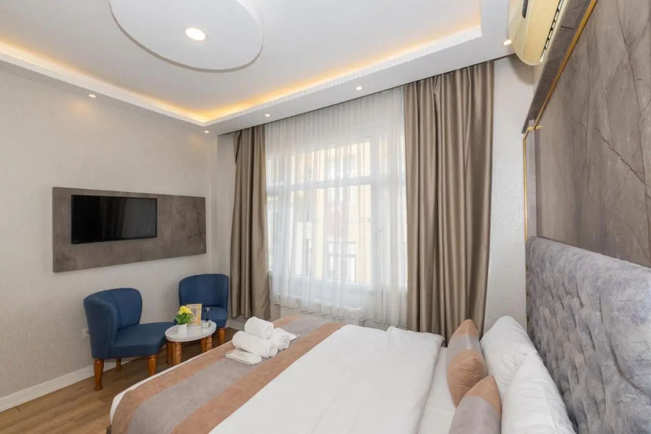 BiRAND SUiT HOTEL