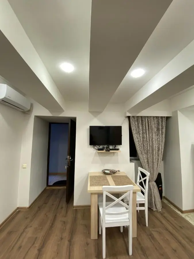 Rusudana's house