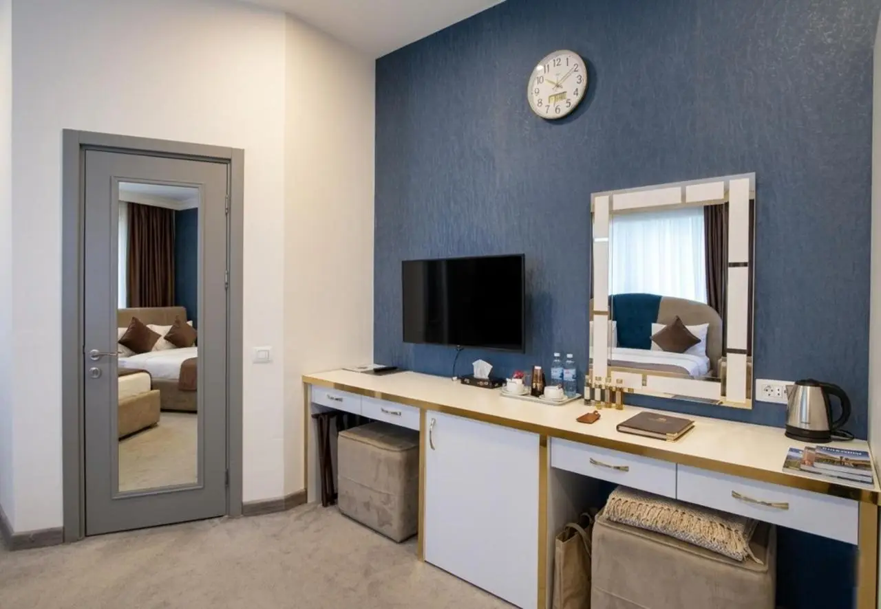 Sunday Luxury Hotel