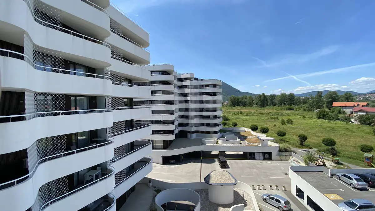 Lux Waves 2bdr apartment w/private parking