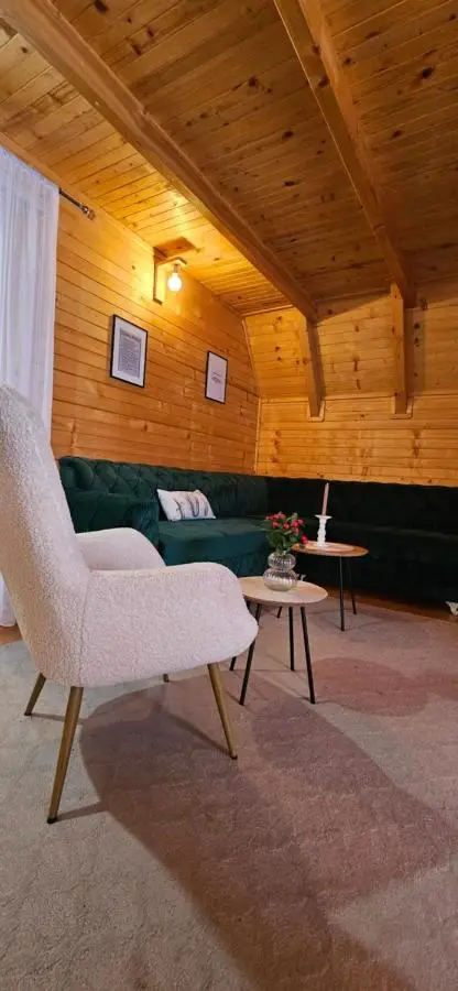 Nadiaa Wood House