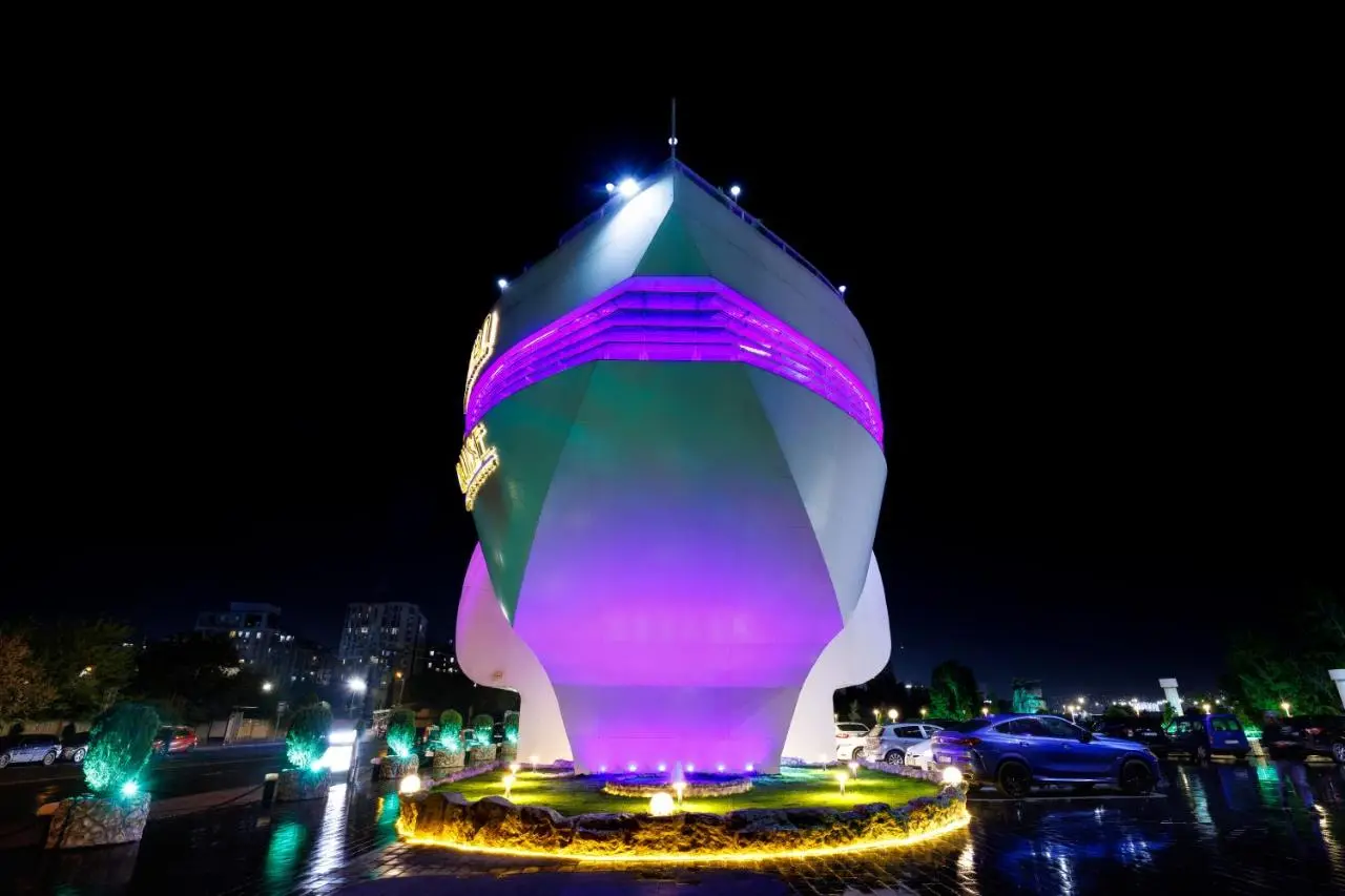 Cruise Hotel