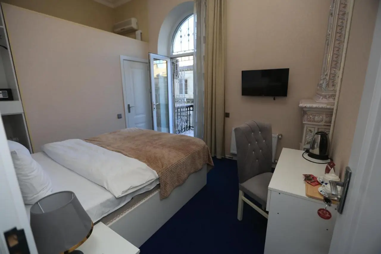 NH Nizami Hotel