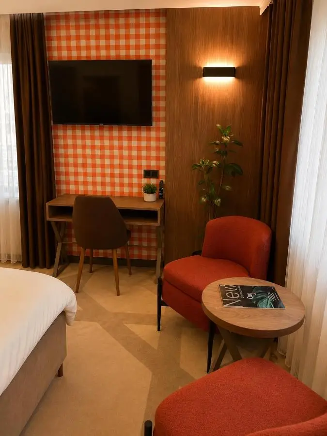 Lumiera Suites Hotel
