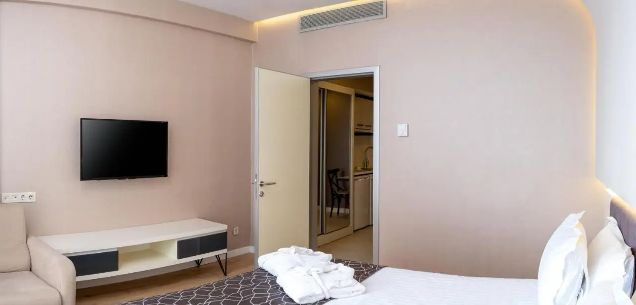 Elm Suite Hotel