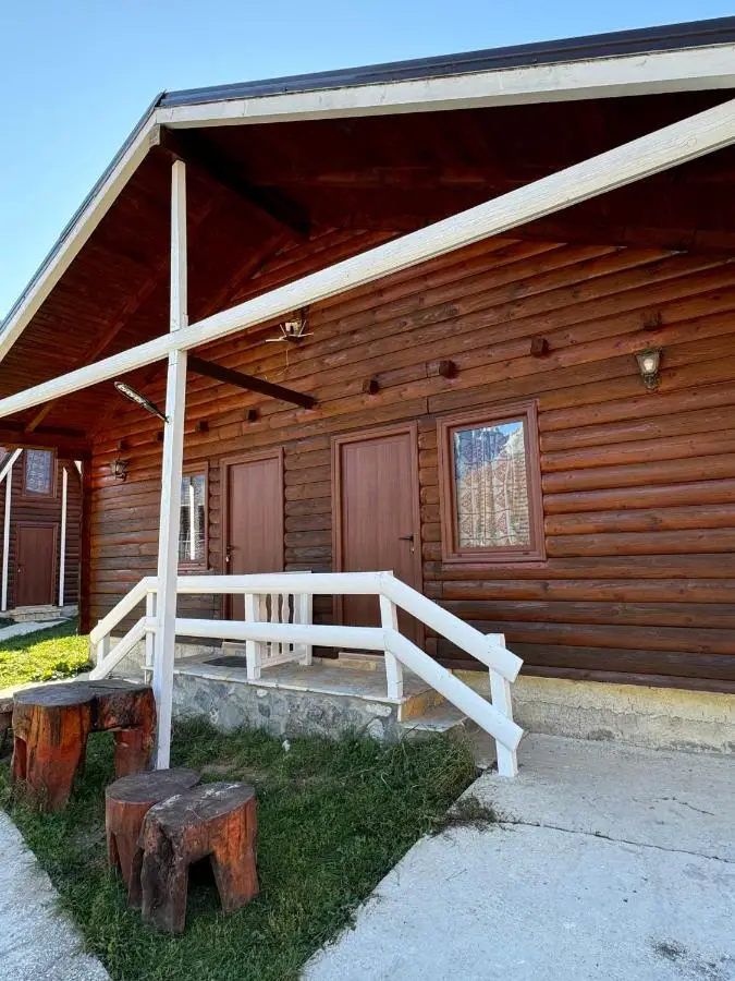 Thethi Paradise Hotel & Restaurant