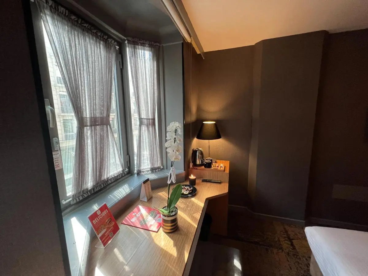 All Seasons Hotel