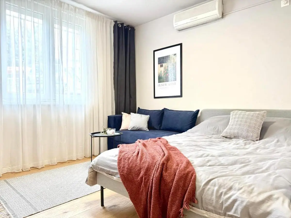 Studio Apartment 1906