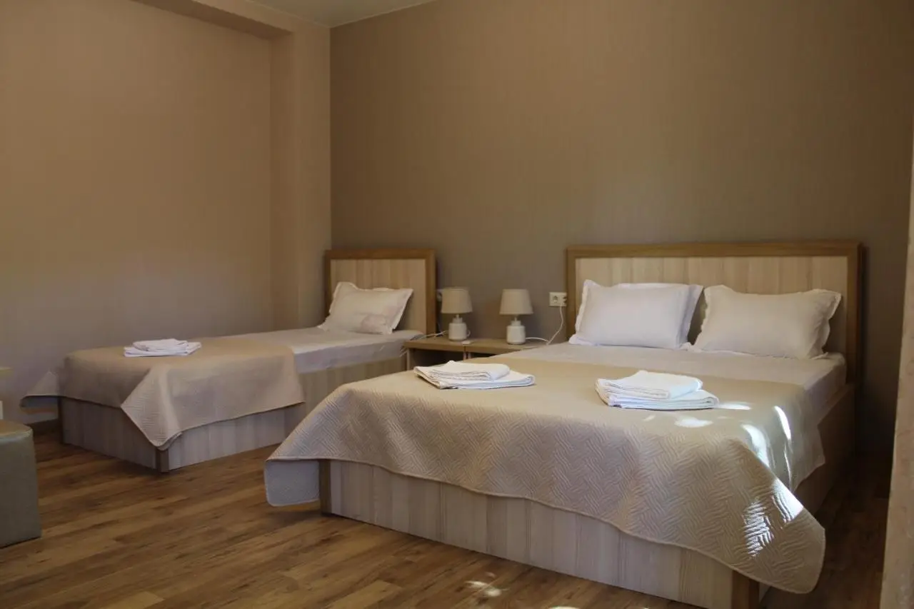 Emis Hotel