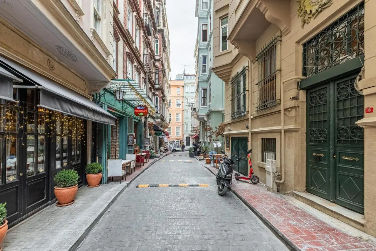 Ganbaru Tours - Flats in Galata 2