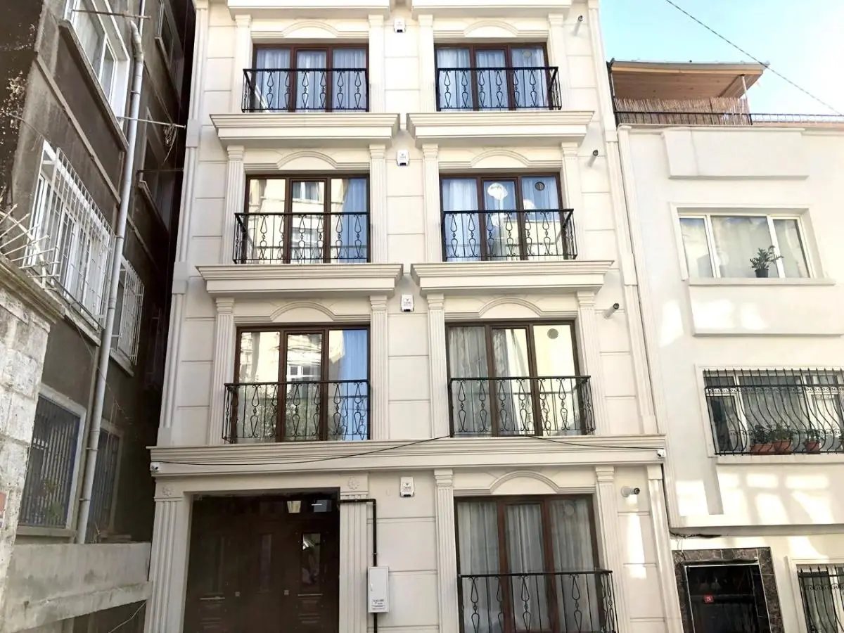 Istanberry - Paradise Two-Bedroom Apartments with Elevator