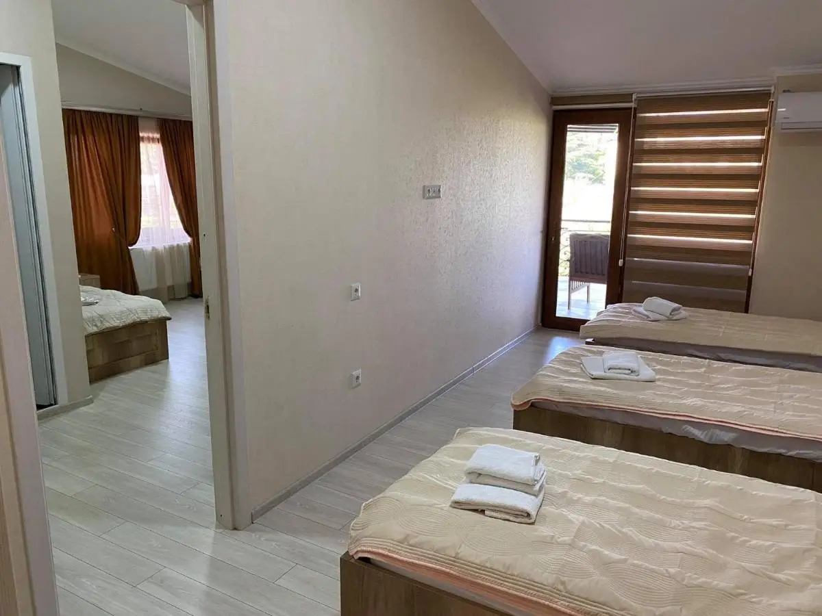 LANA`S GUEST HOUSE