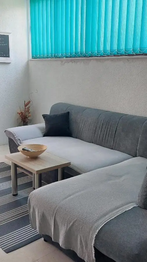 Apartment Feral