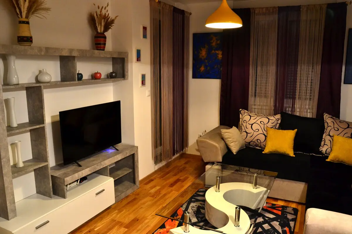 Beautiful Artistic Apartment with  free parking