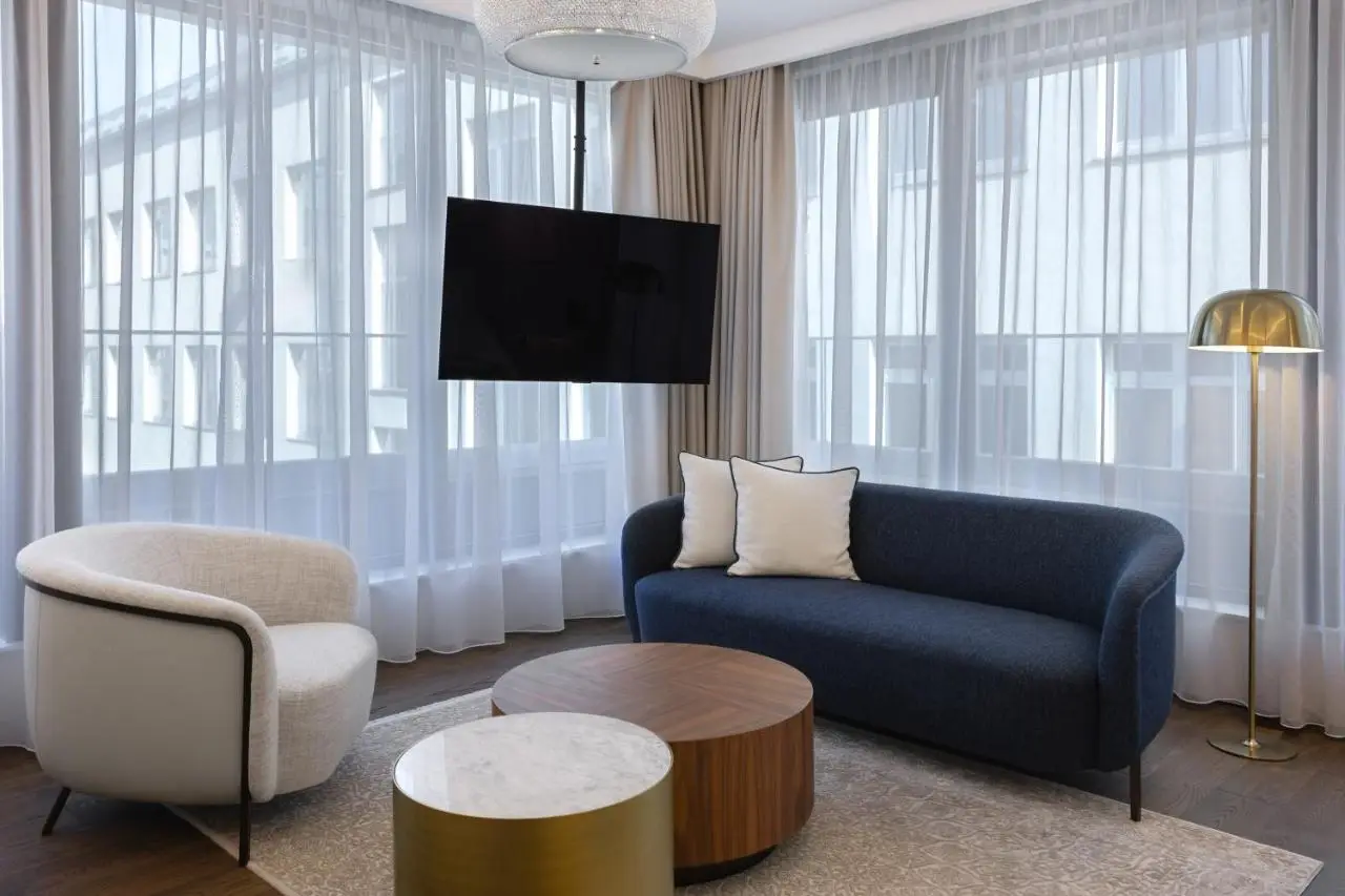 Apeiro City Avant-garde Hotel