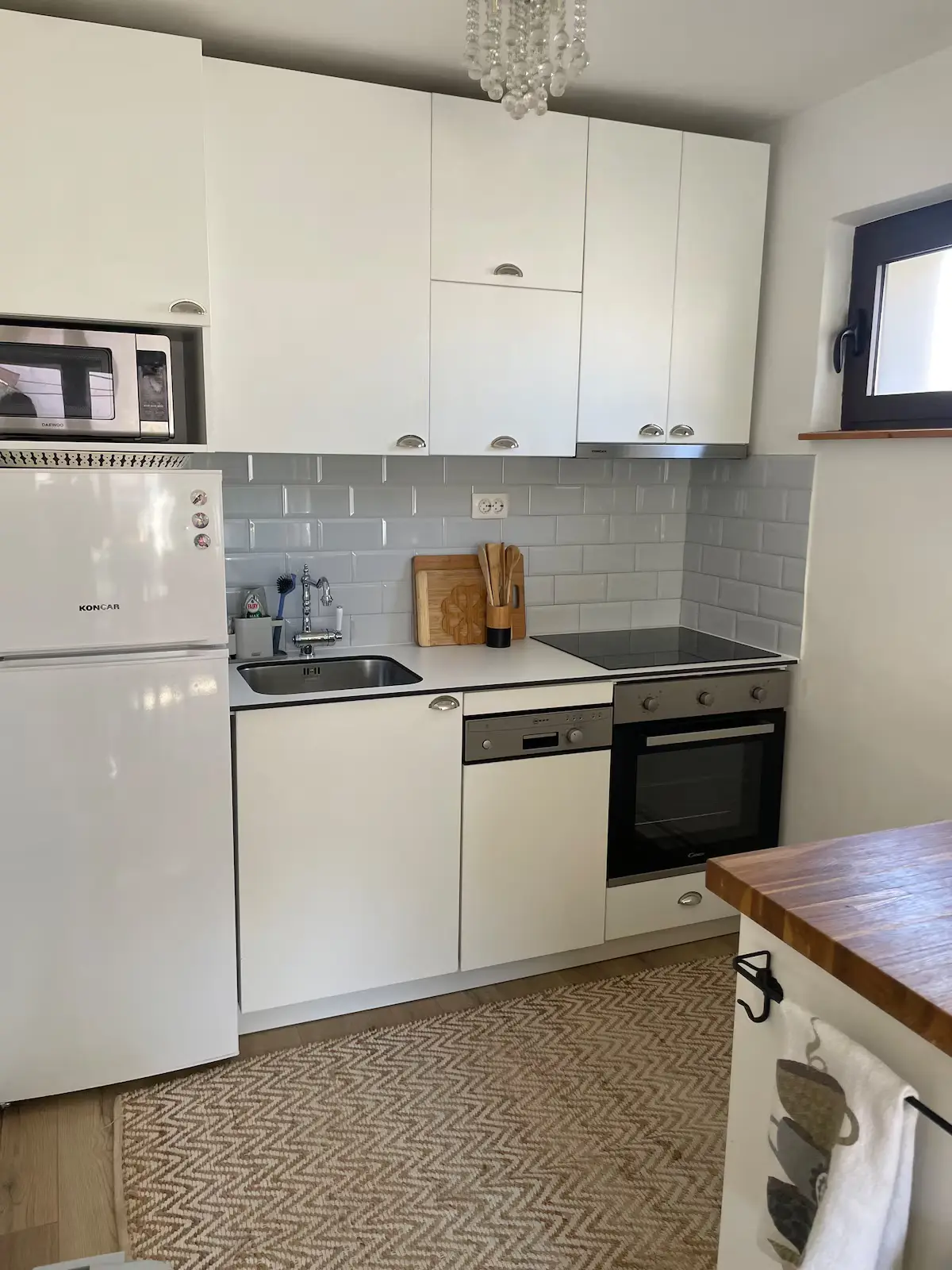 Olympic Silver Apt/ Free parking/ Garden/ Grill