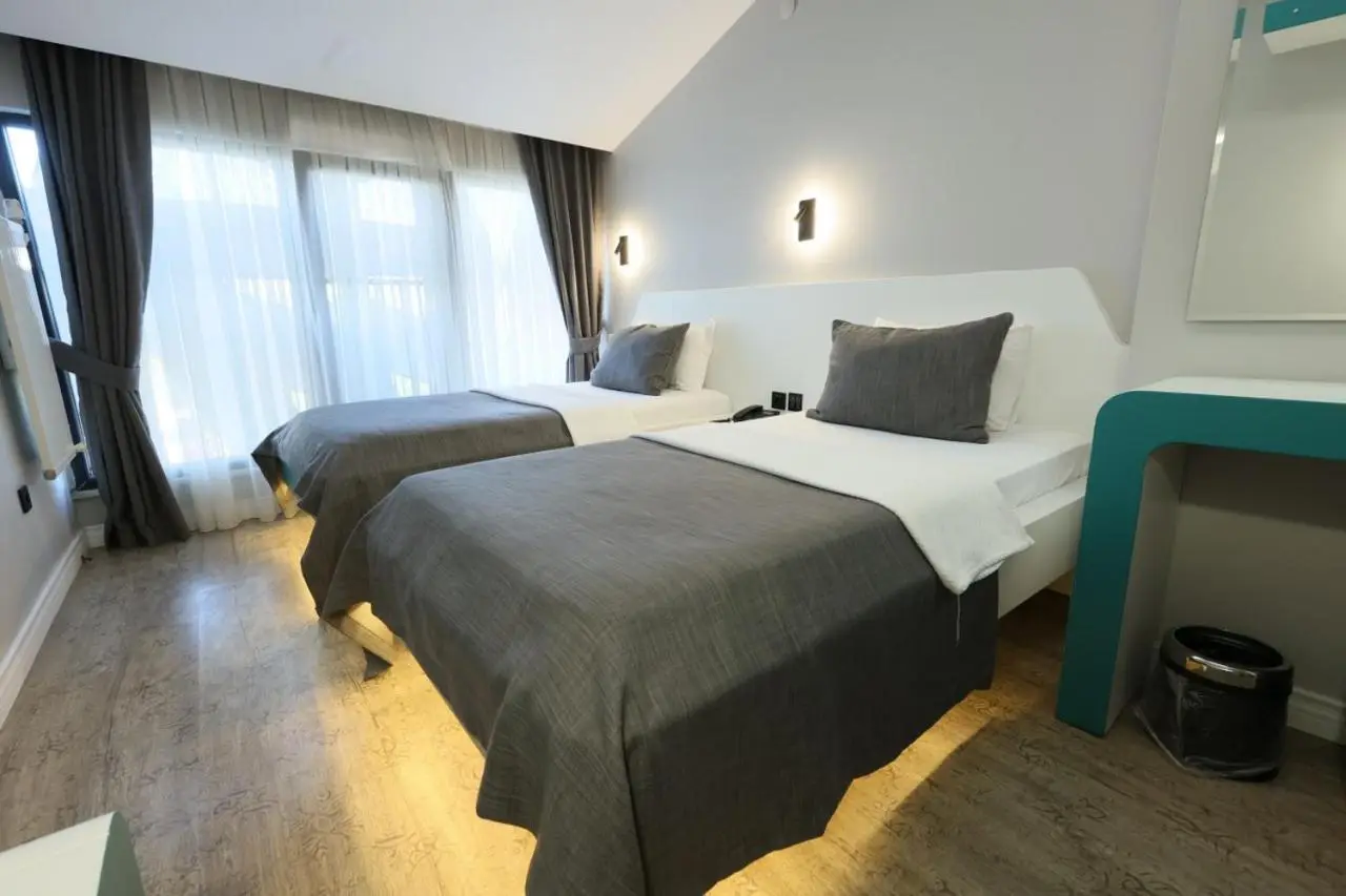 Midis Otel