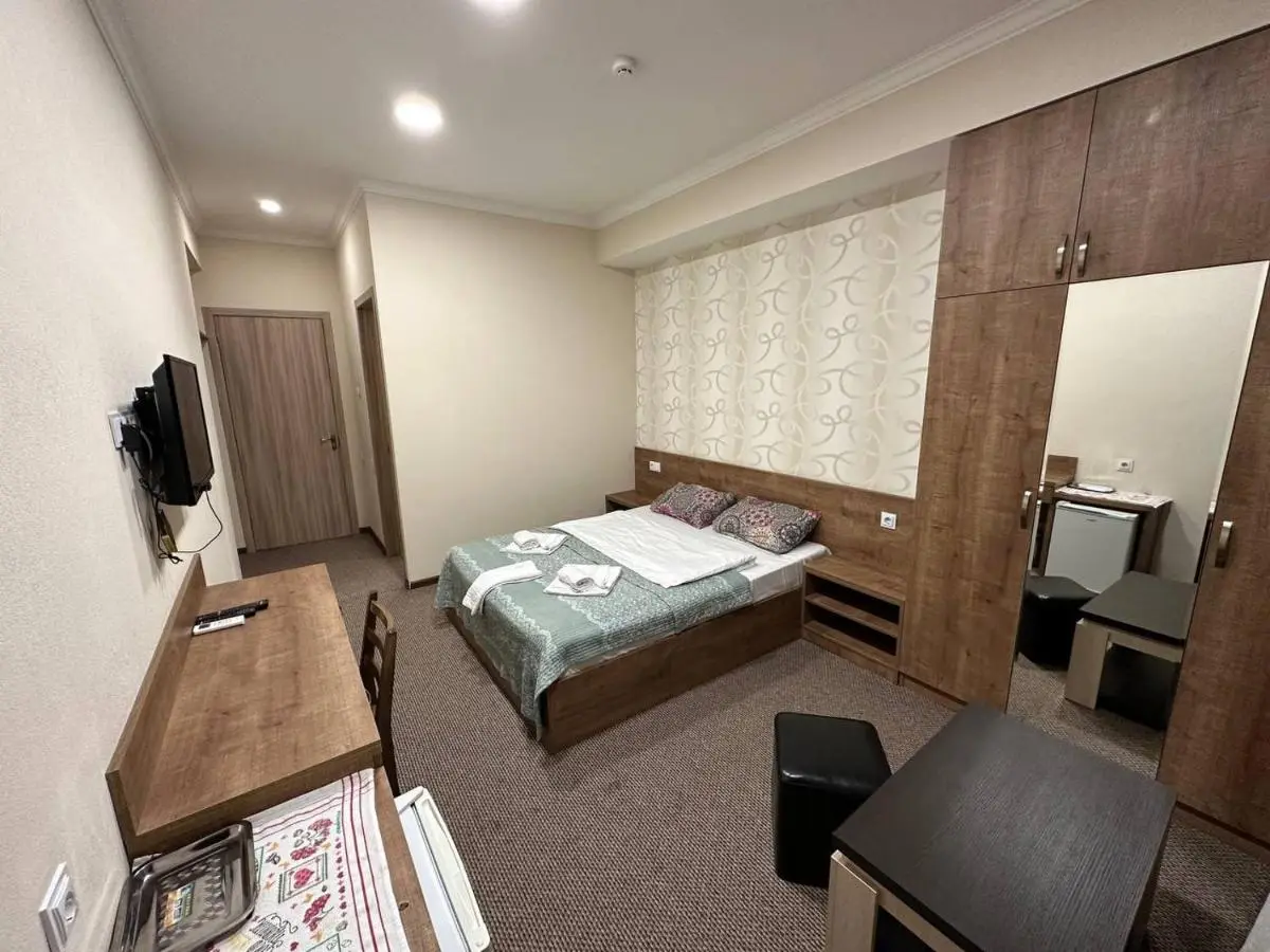 5 Rooms near 300 Aragveli metro station