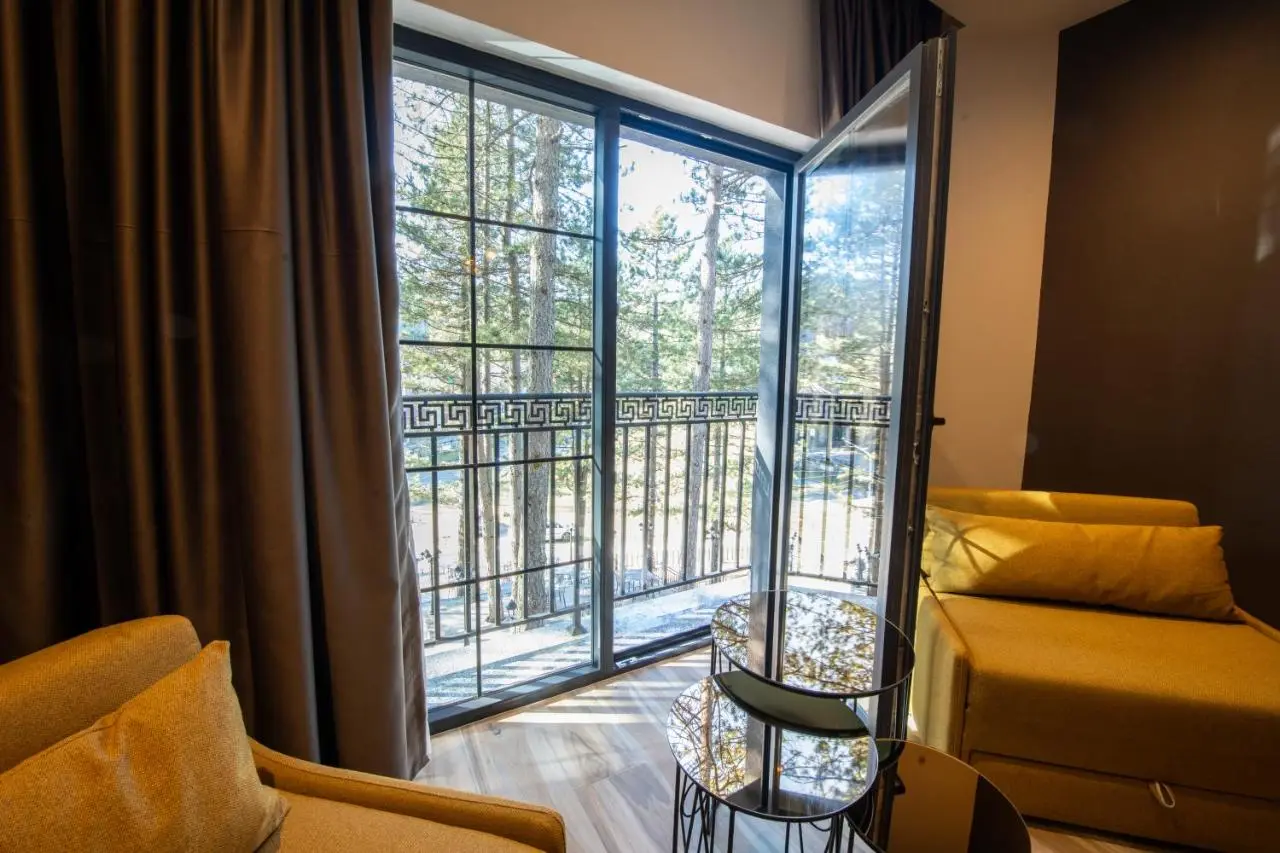 PineHill Hotel, Restaurant , Pool & Spa - RAZEM