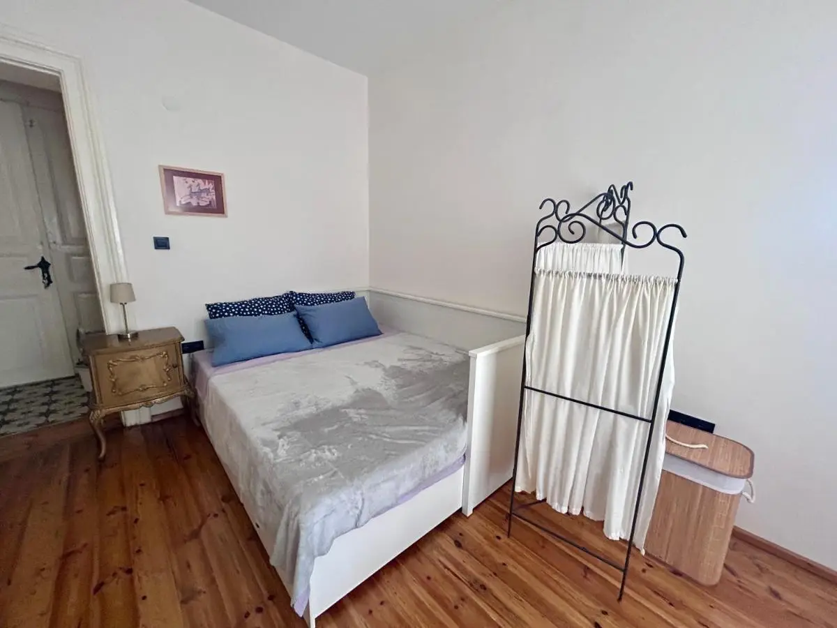 1910 Pera Apartment