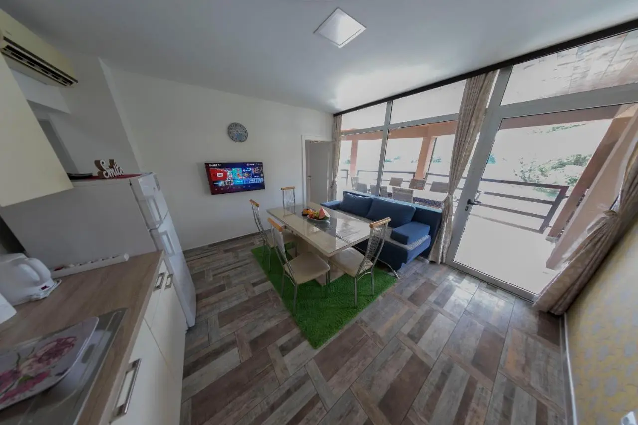 Holiday Homes Pozitiva