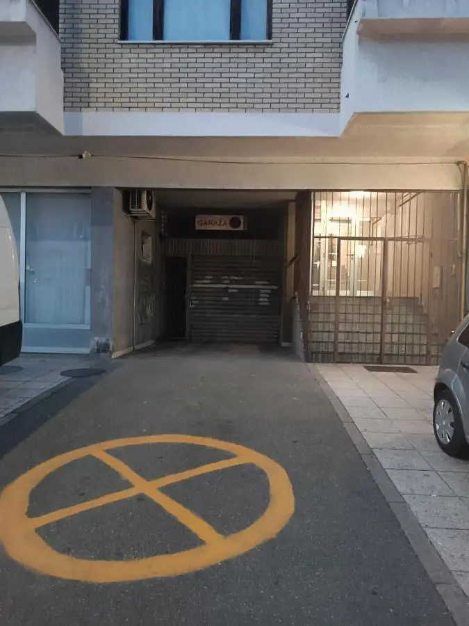 Centar SA with free garage parking