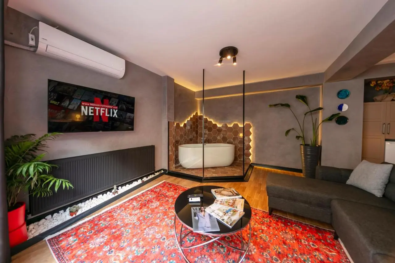 Hexa Suites Hotel