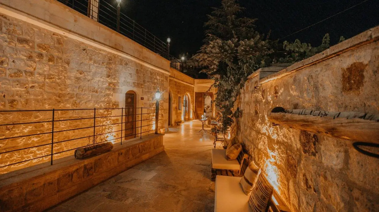 Serenus Cave Suites