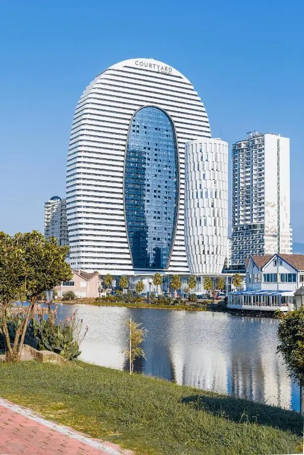 Your Sunshine Apartments in Alliance Palace