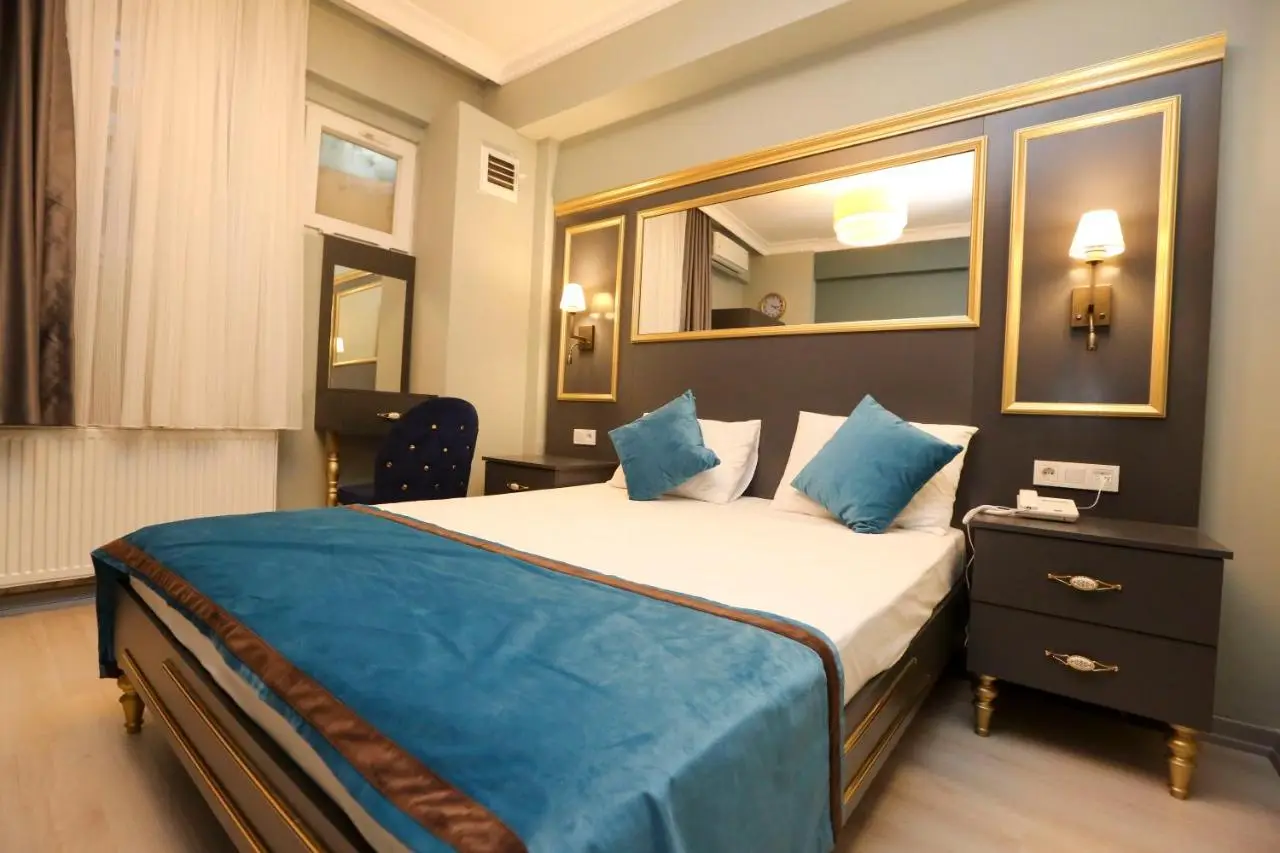 Grand Moon Hotel Suites