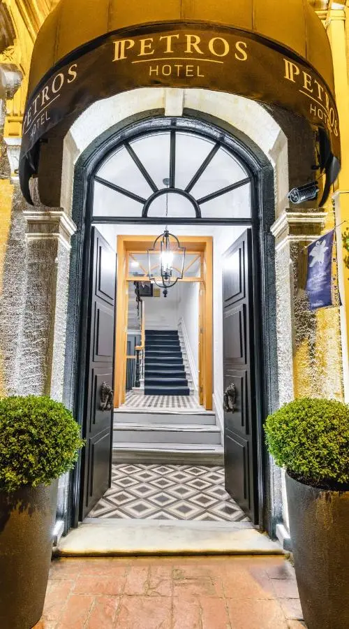 Petros Hotel