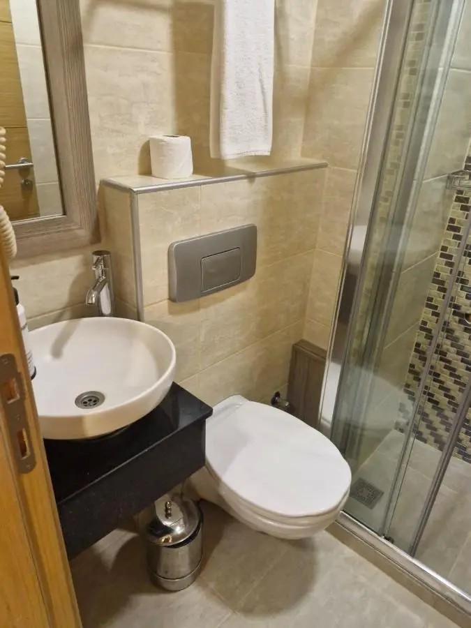 Pera Arya Hotel