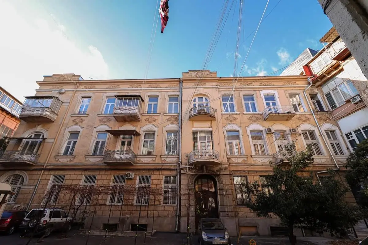 1-BR Apt in Central Tbilisi by Wehost