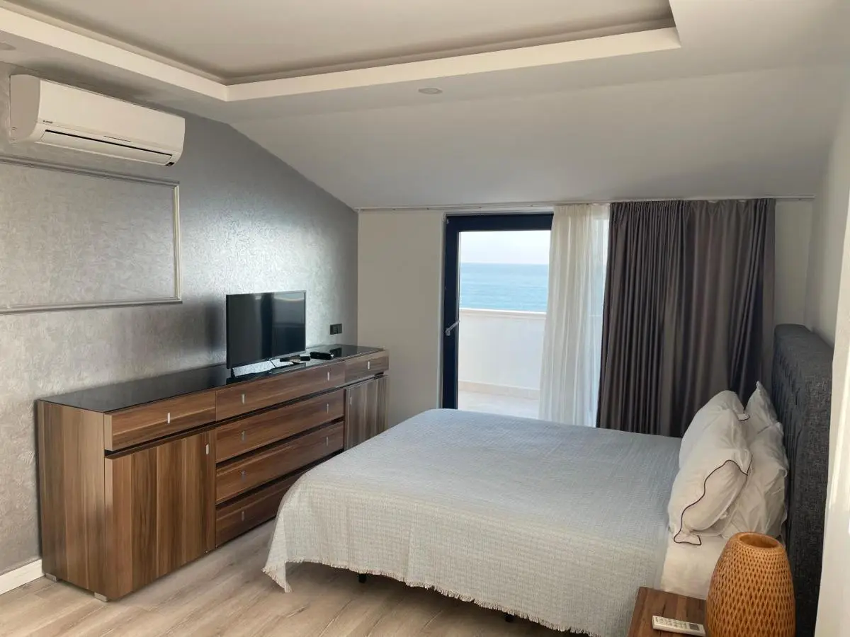 ONLY ONE Suites & Residences