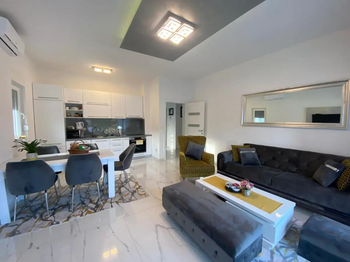 River Luxury House