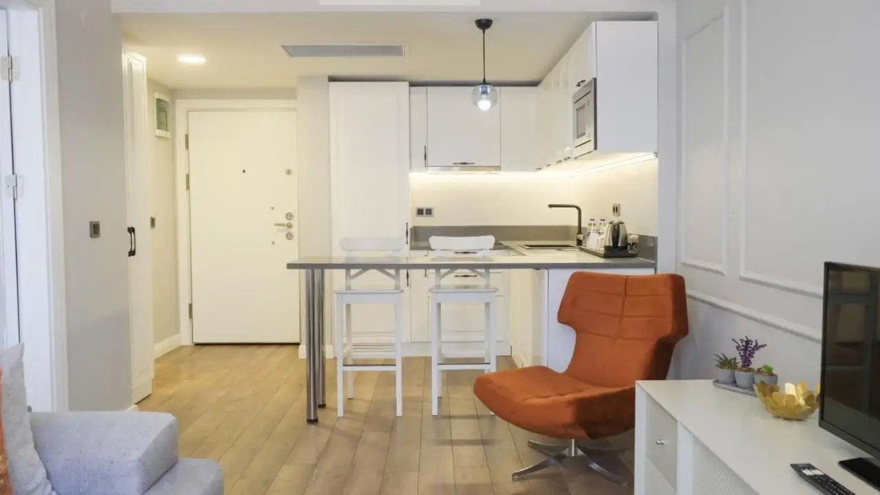 Myway Deluxe Hotel