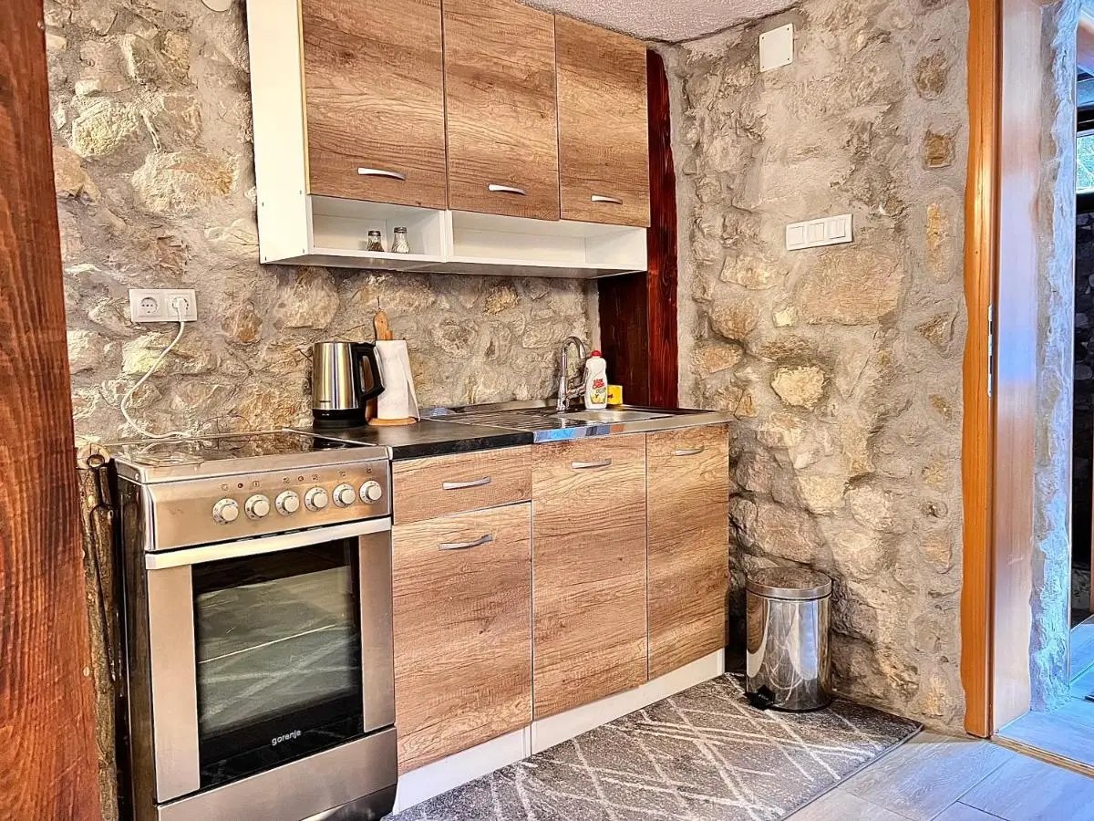 Stone room-Kamena soba