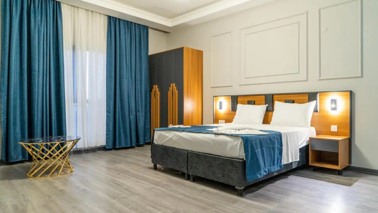 GRAND MOON HOTEL