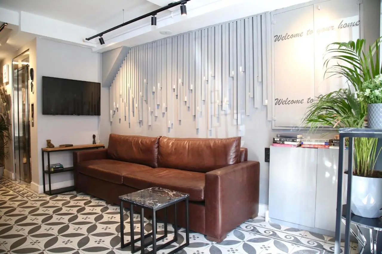 HOTEL BRONTE