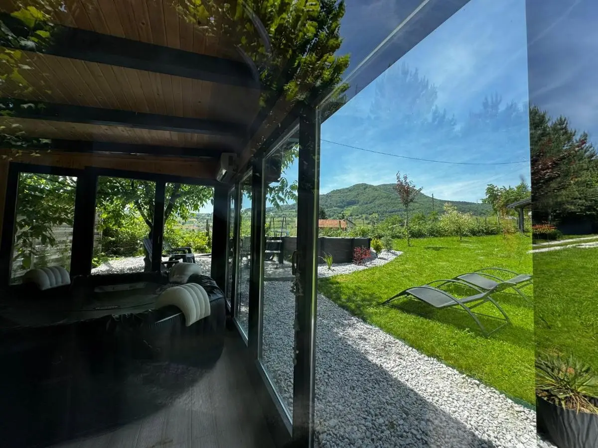 Residence Wood Pool & SPA