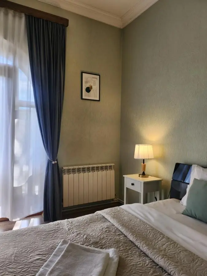 75 sqm Old Tbilisi Daily&Monthly 1-BD Apt