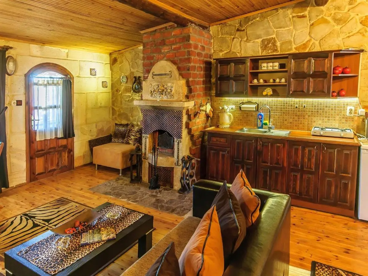 Adanos Konuk Evi
