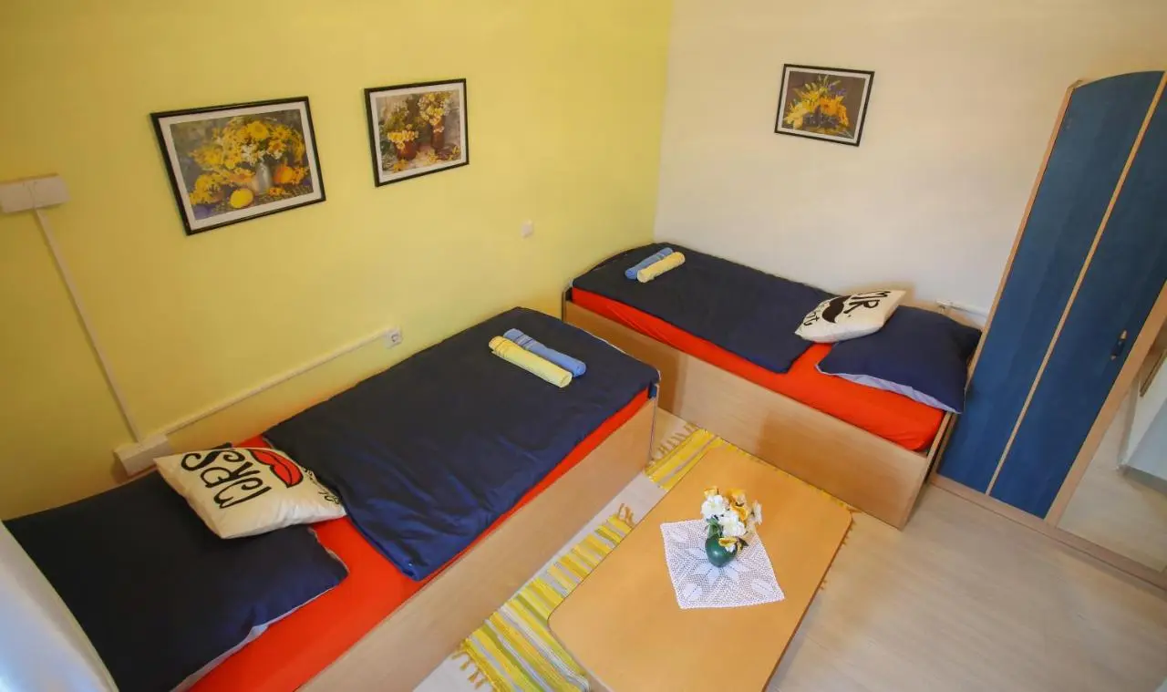 Hostel Adi