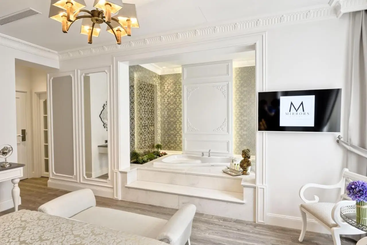 Mirrors Hotel İstanbul Taksim City Center