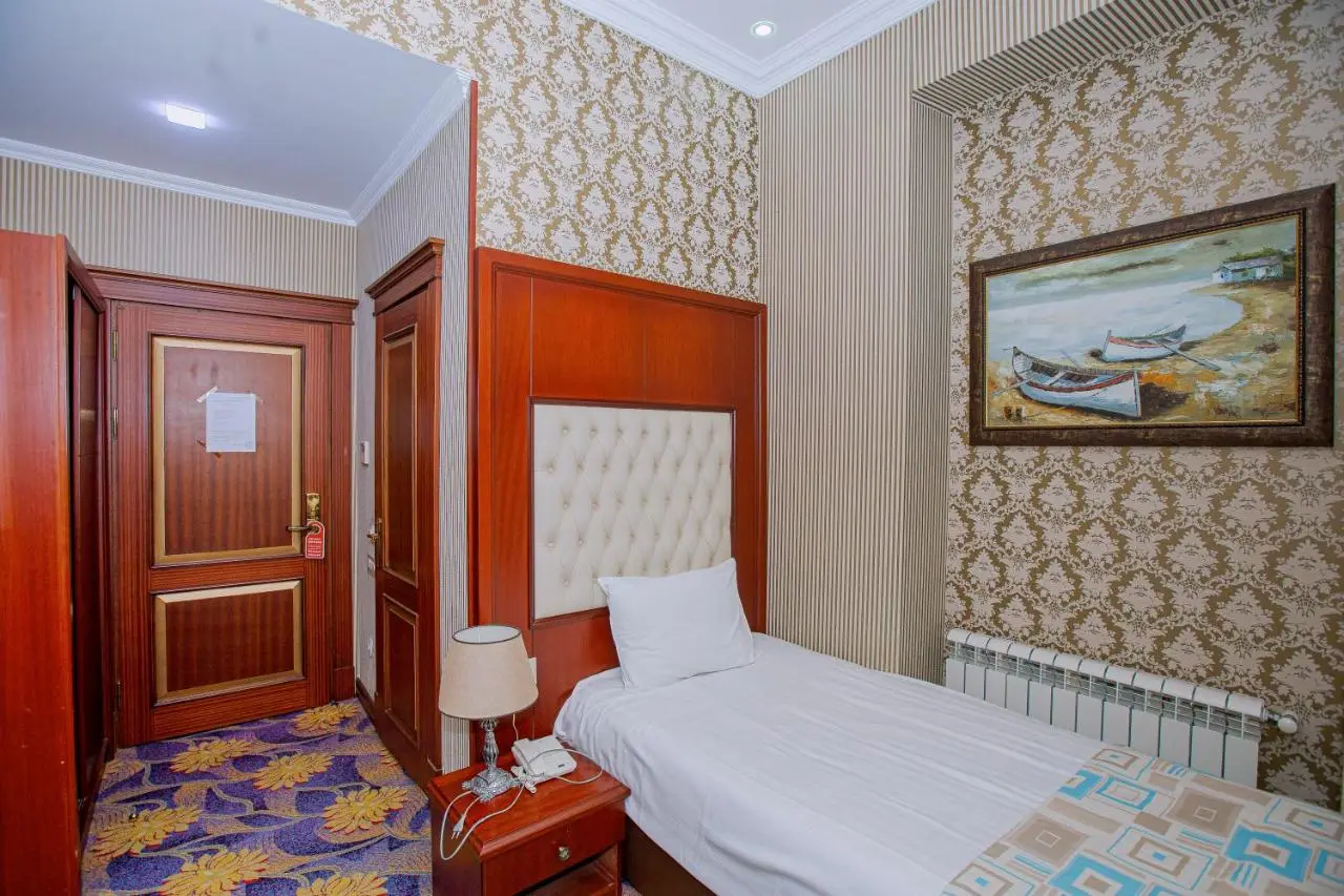 Clover Hotel F1 View