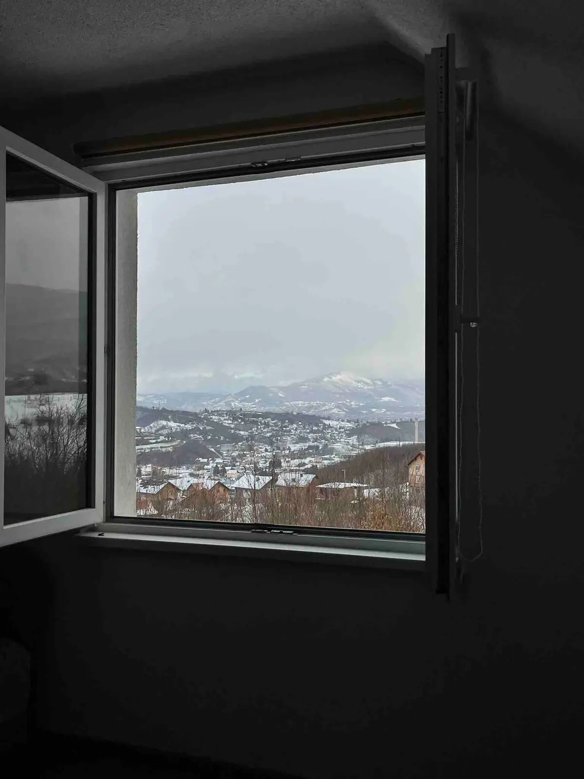 Cozy house , with panoramic mountain/City  view