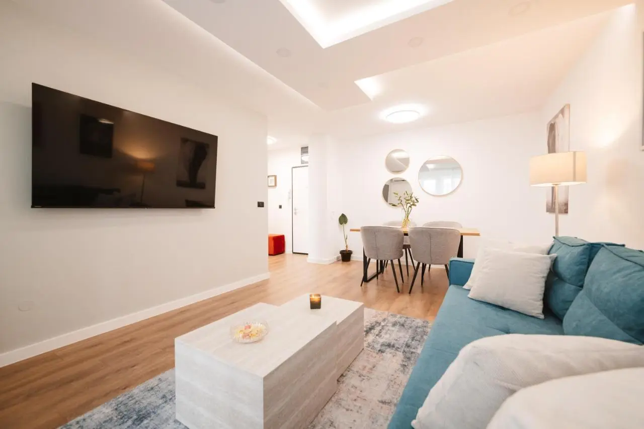 Central Apartment 44