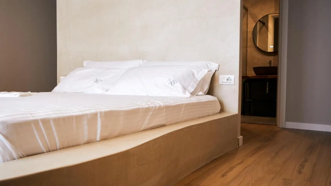 Azar Luxury Suites